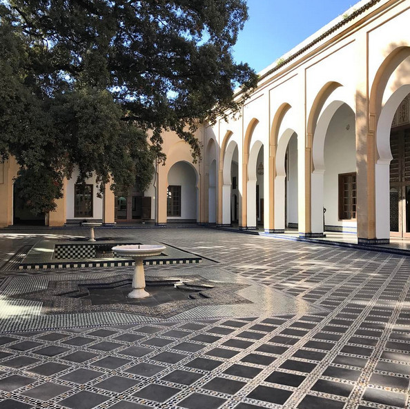 Location de voiture à Fès pour aller au Musée Dar Batha